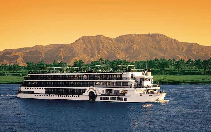 Nile Cruises, Luxor, Aswan, Abu Simbel, El Karnak Temple, hatschbsut temple, Vally of Kings